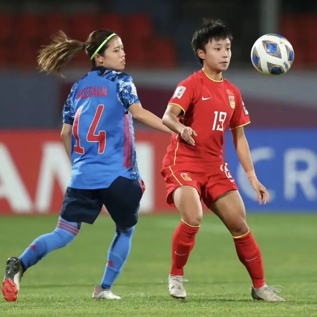 包含亚洲体坛：中国女足队长彰显实力扬威国际足坛的词条