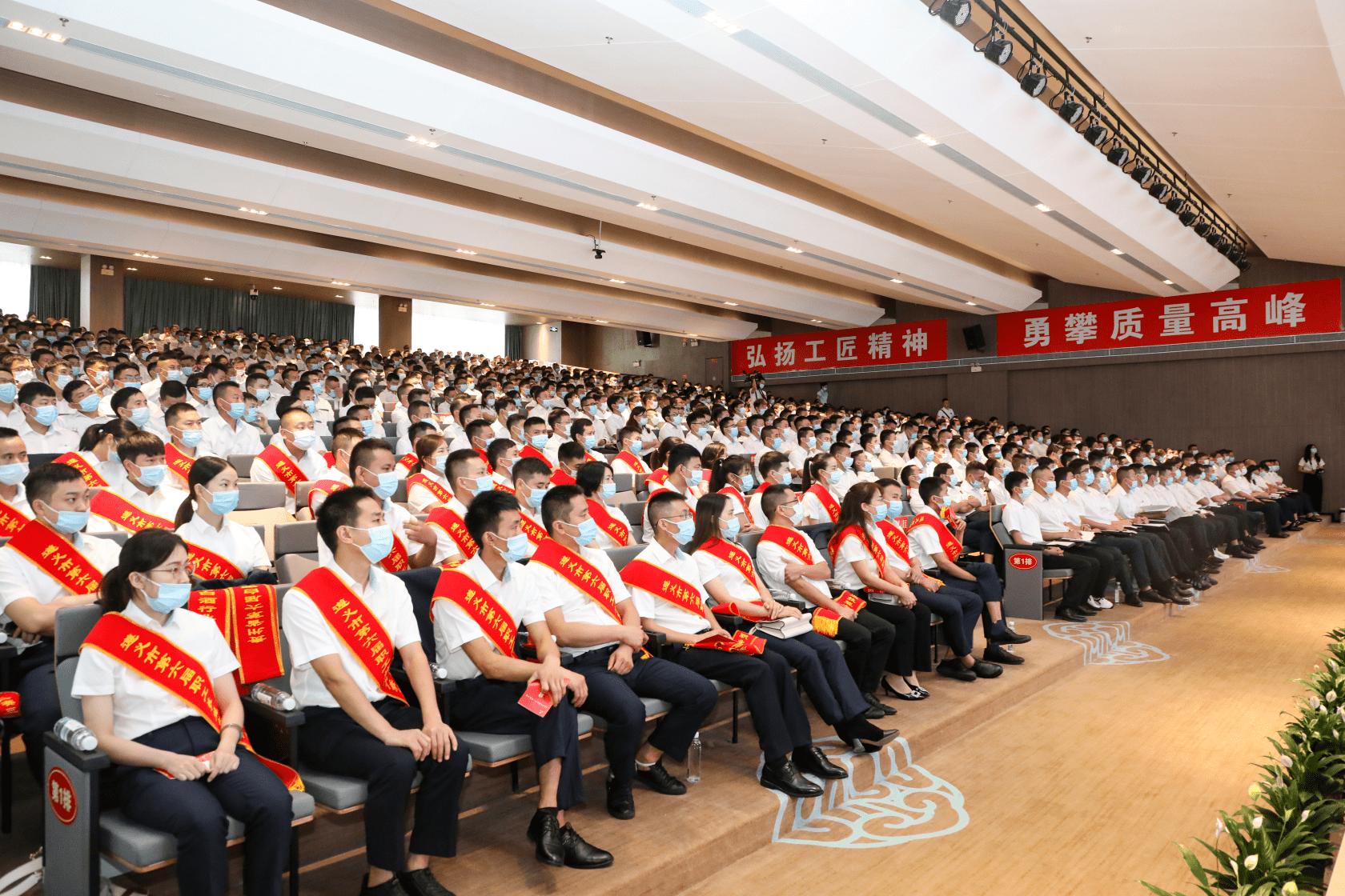关于主队击败客队，晋级之路越走越稳的信息