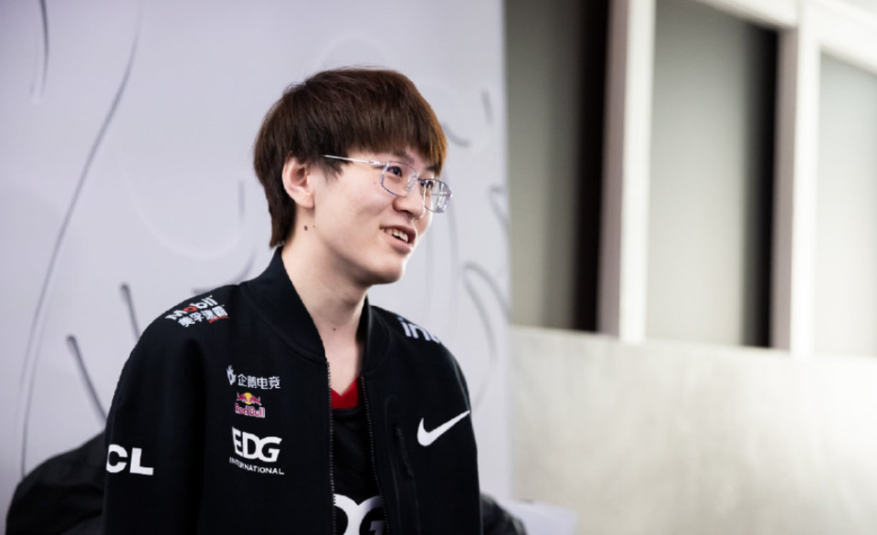 开云体育-EDG险胜PSG，Keria完成史诗逆转强强对话小组赛，留下经典瞬间的简单介绍