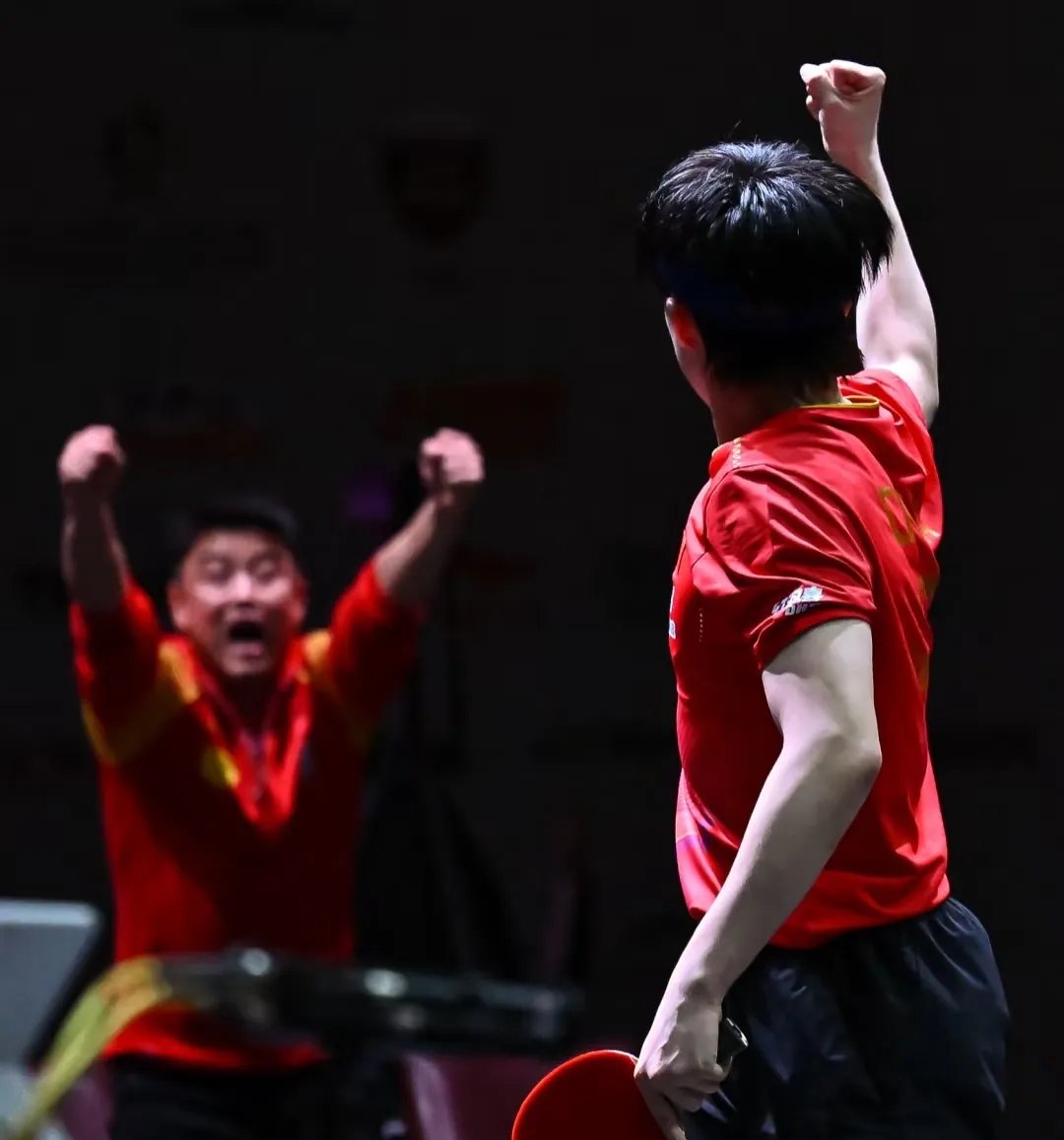 开云下载-中国羽毛球队碾压法国，奥恰洛夫一己之力扛起全队顶尖较量成都决赛之夜，成为赛场最大亮点的简单介绍