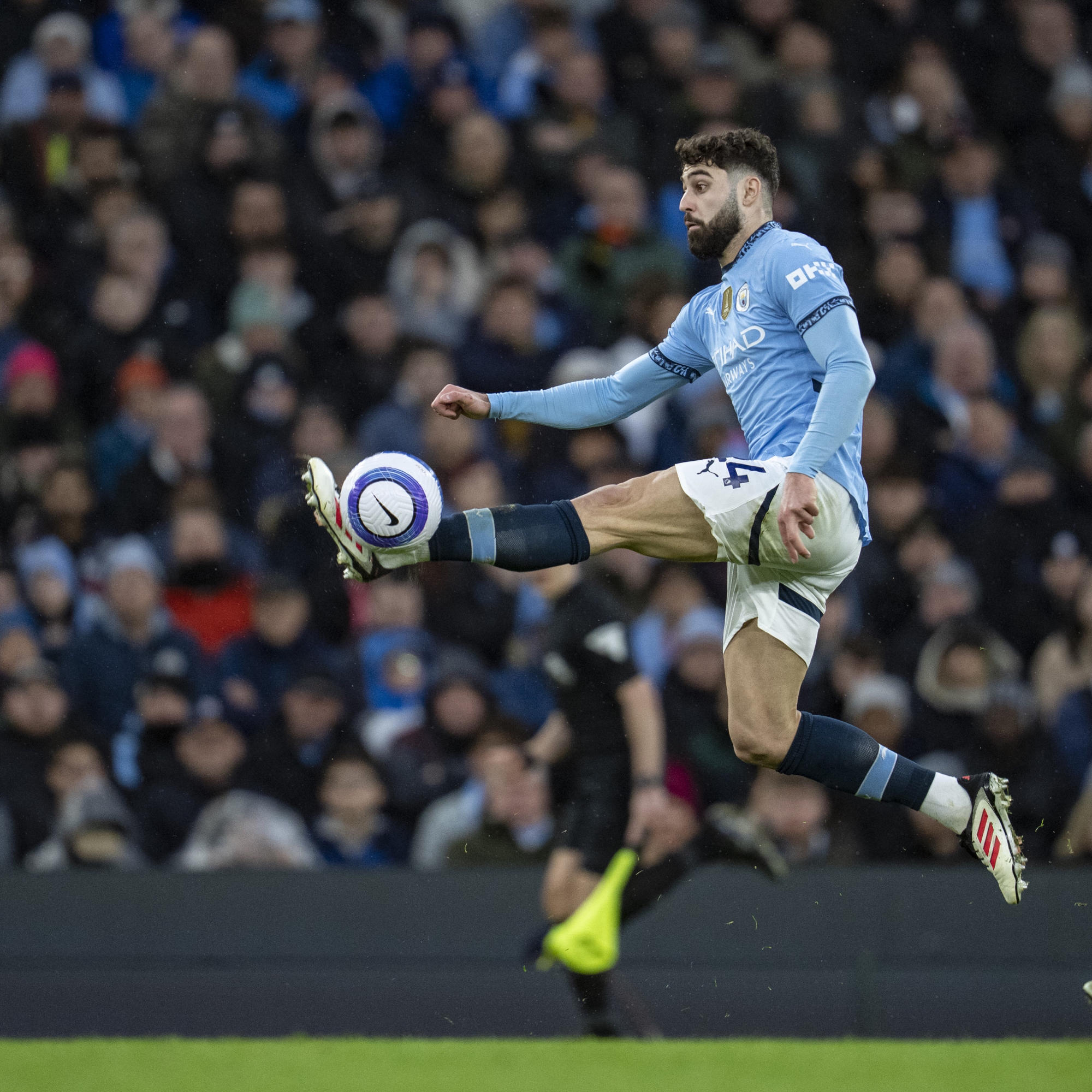 包含那不勒斯横扫塞维利亚，阿尔巴关键制胜的词条